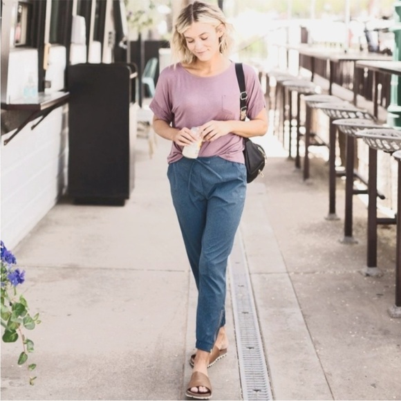 ALBION Light Blue Chambray Jetsetters Jogger Pants
Ankle Zippers Size XL - Picture 4 of 10